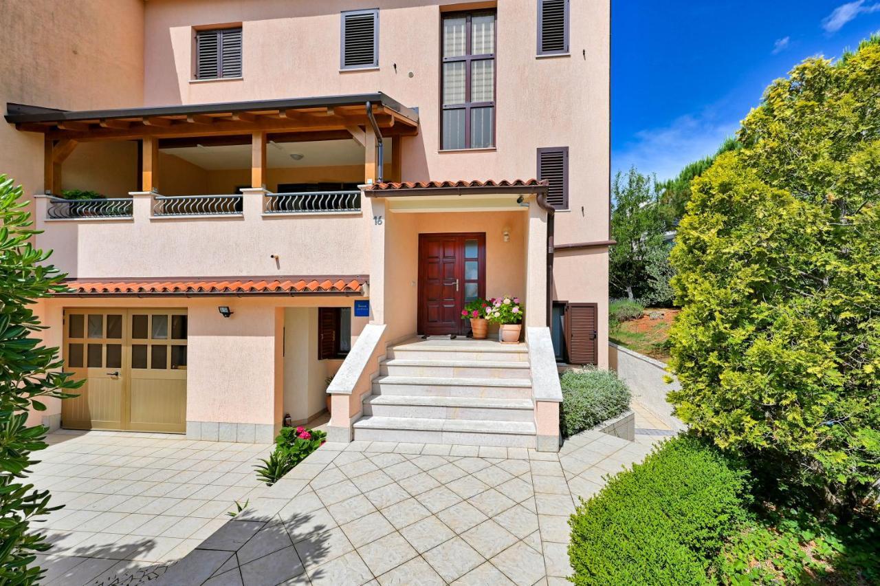 PUY Iby Apartment מראה חיצוני תמונה